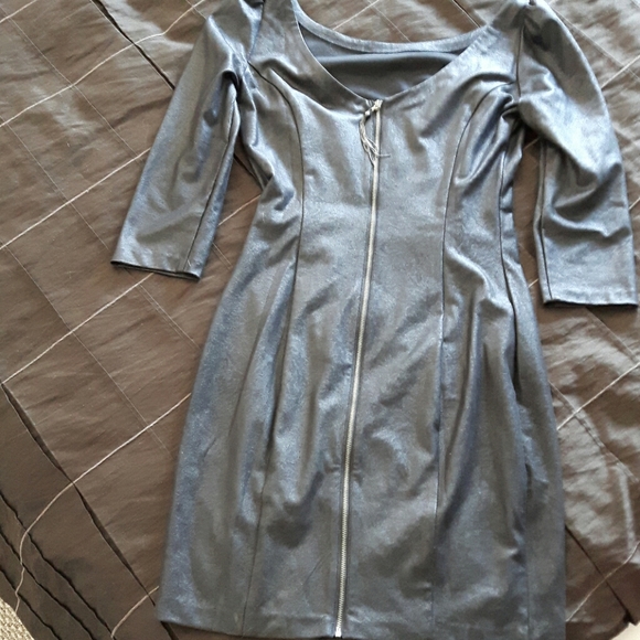 Clothing - Picture 6 of 8